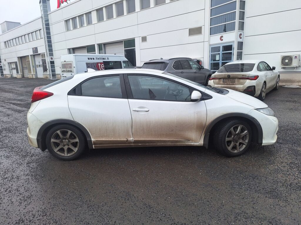 Honda Civic 2013 Valkoinen