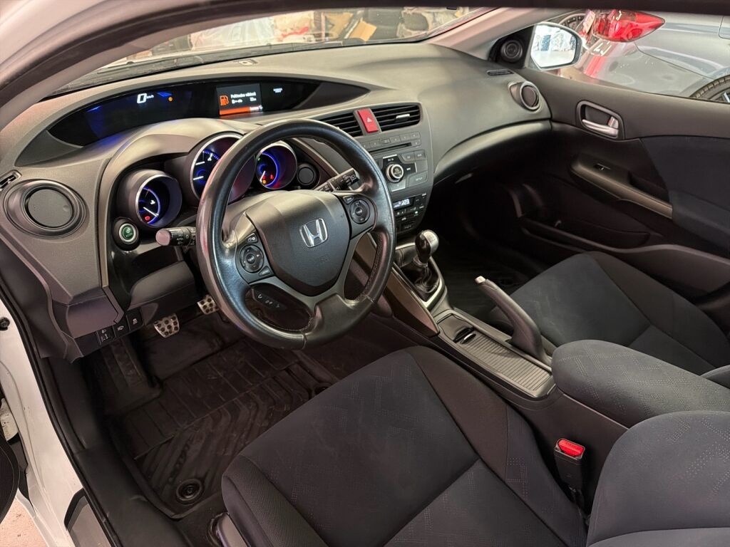 Honda Civic 2013 Valkoinen