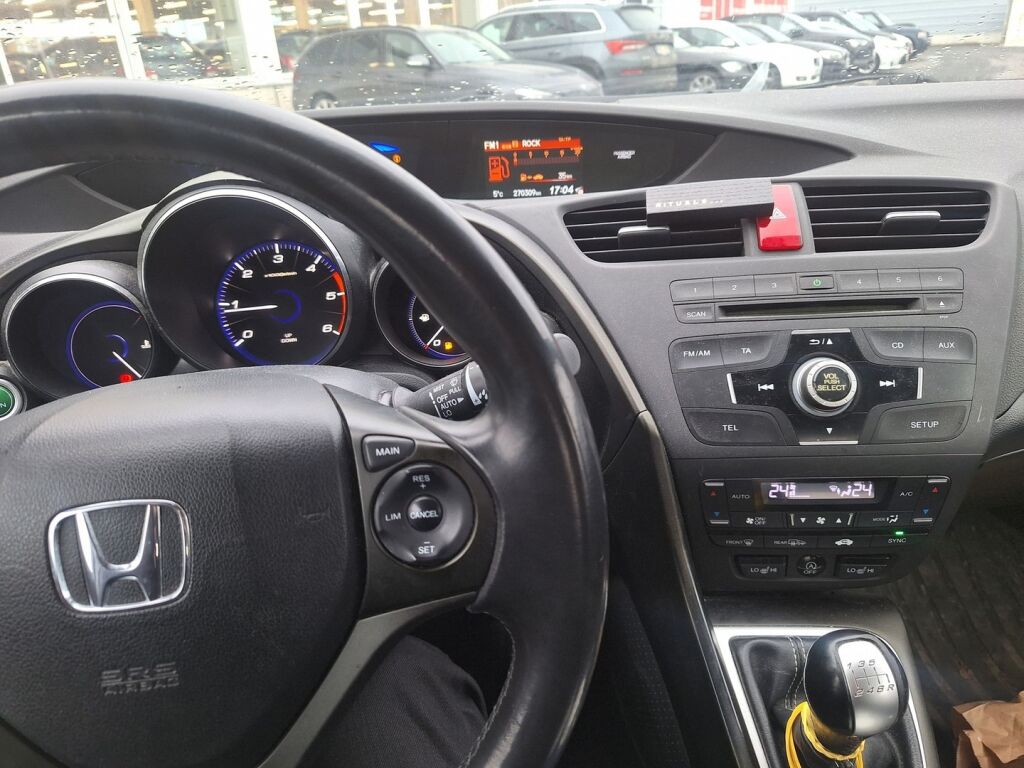 Honda Civic 2013 Valkoinen