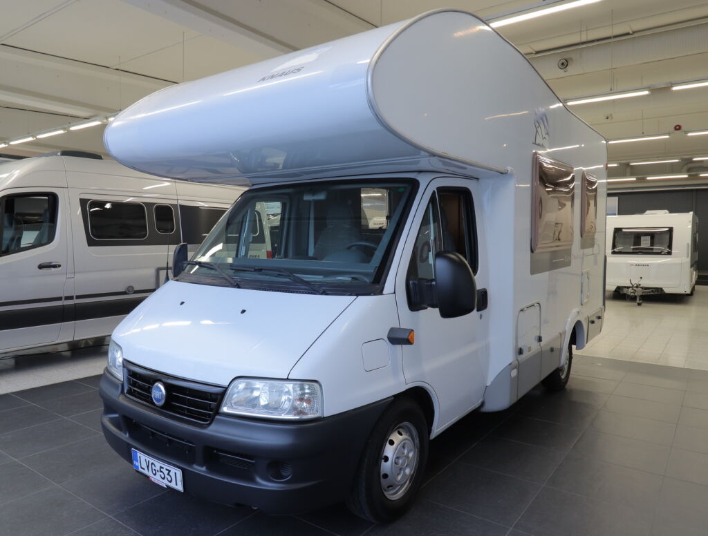 Knaus SUN TRAVELLER 555 2004 Valkoinen