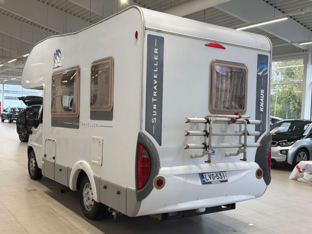 Knaus SUN TRAVELLER 555 2004 Valkoinen