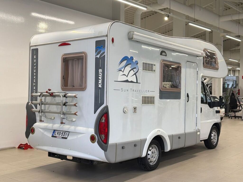 Knaus SUN TRAVELLER 555 2004 Valkoinen