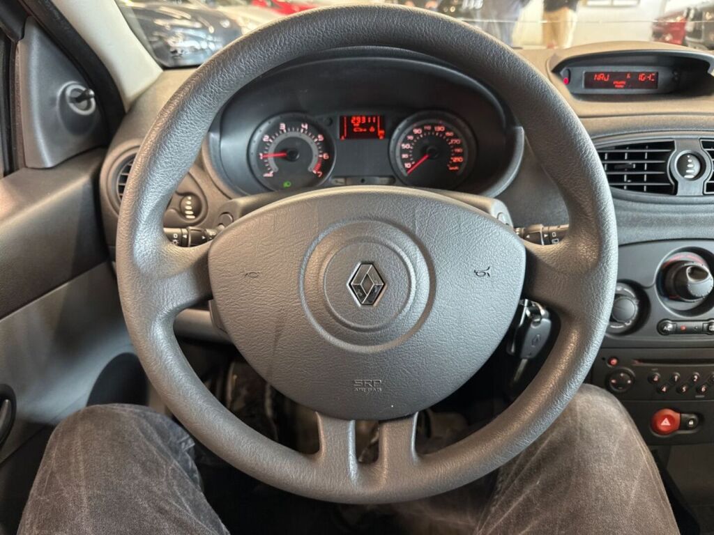 Renault Clio 2006 Punainen