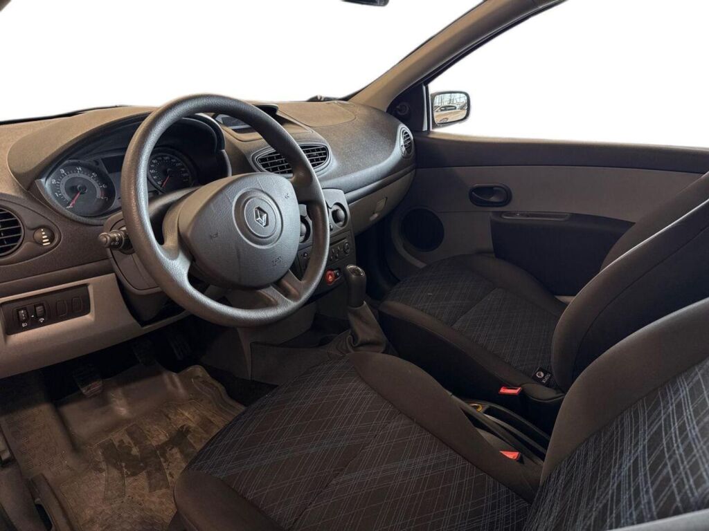 Renault Clio 2006 Punainen