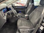 Volkswagen Golf 2024 Musta