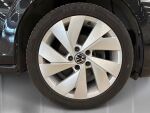 Volkswagen Golf 2024 Musta