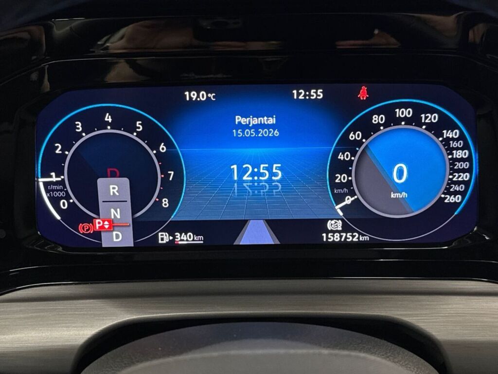 Volkswagen Golf 2024 Musta