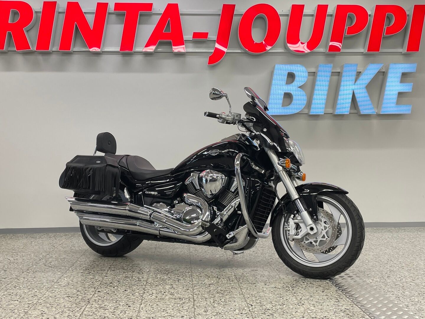 Suzuki INTRUDER