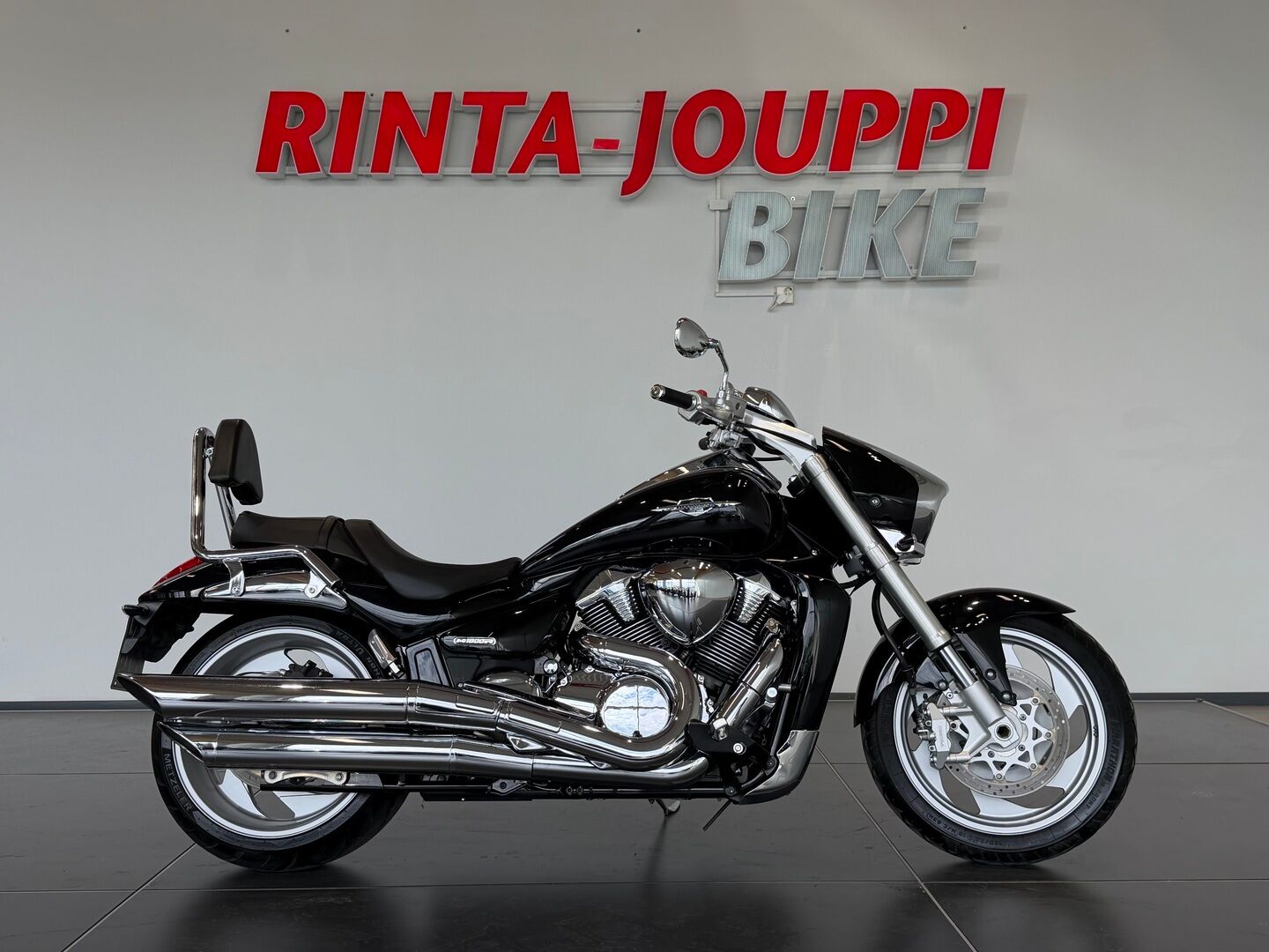 Suzuki INTRUDER