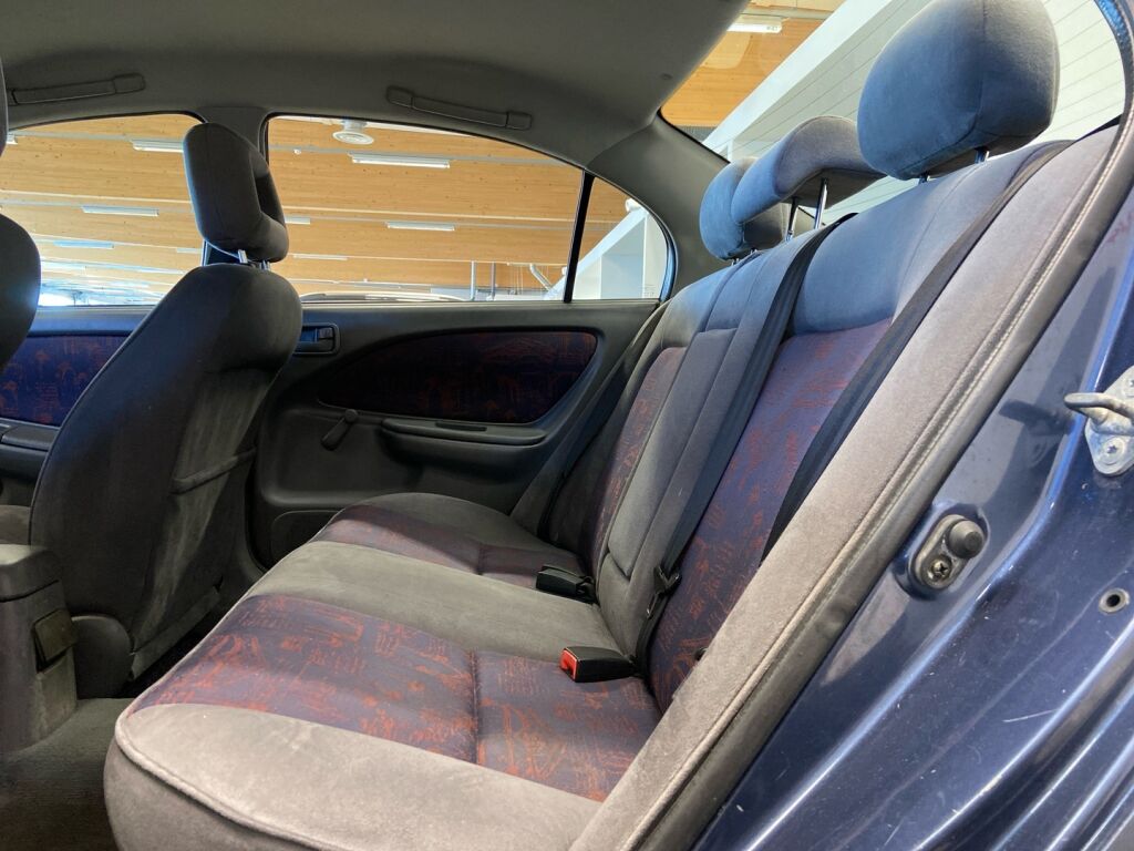 Toyota Avensis 2000 Sininen