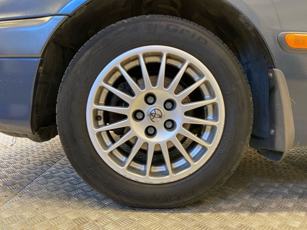 Toyota Avensis 2000 Sininen