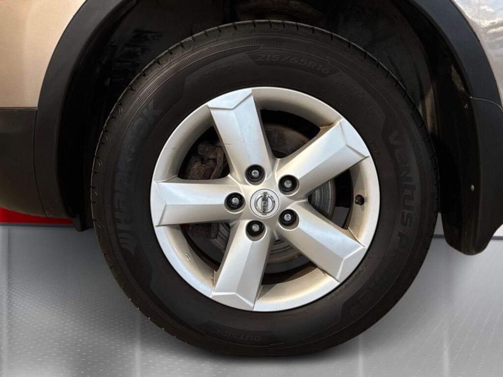 Nissan Qashqai 2009 Ruskea (beige)