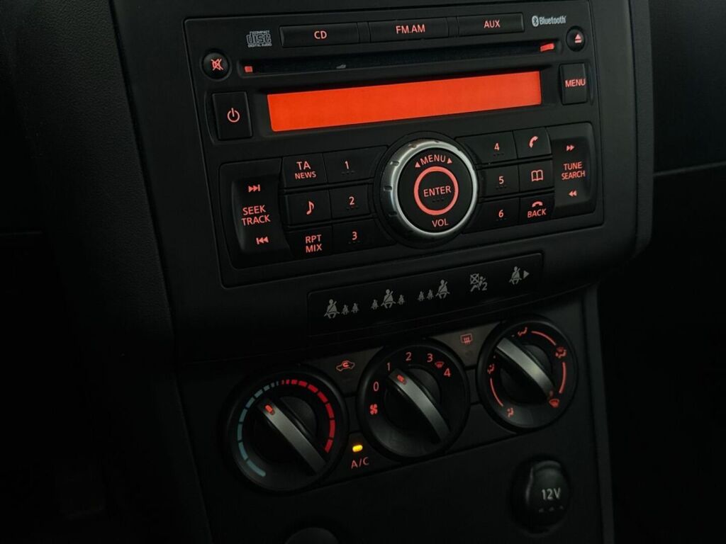 Nissan Qashqai 2009 Ruskea (beige)