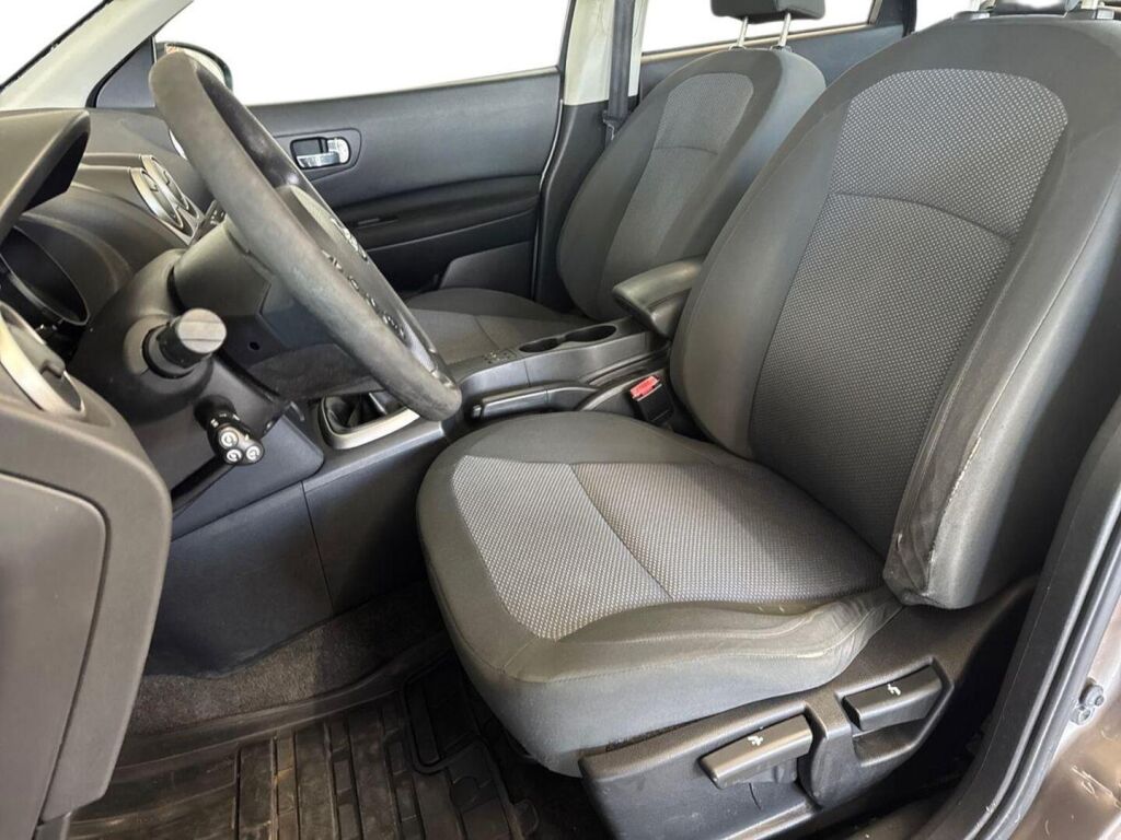 Nissan Qashqai 2009 Ruskea (beige)