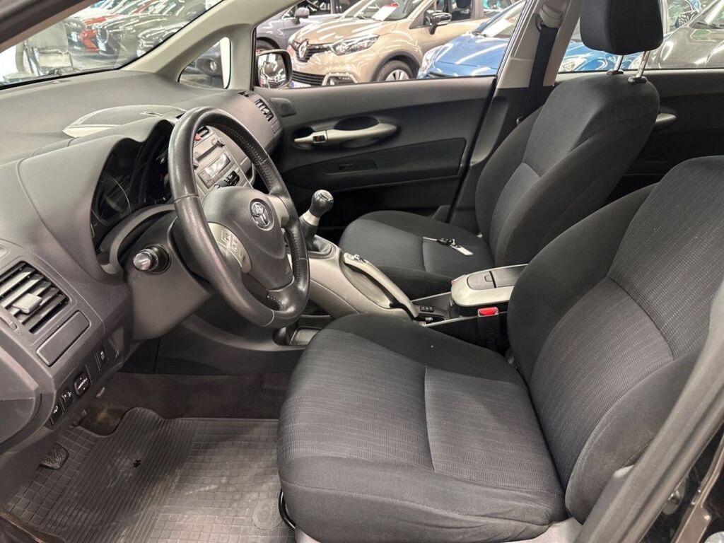 Toyota Auris 2009 Musta