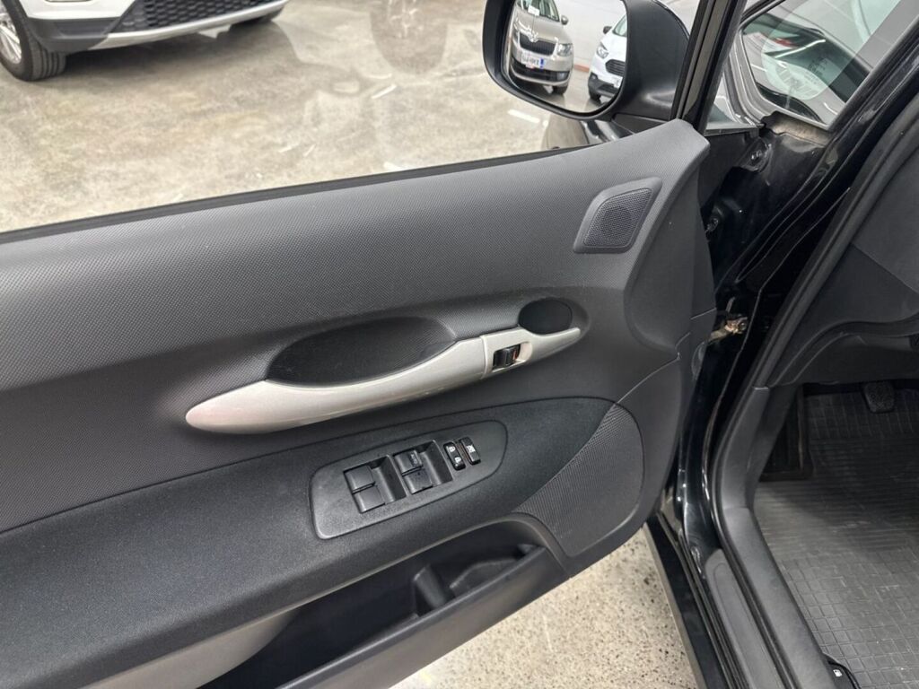 Toyota Auris 2009 Musta