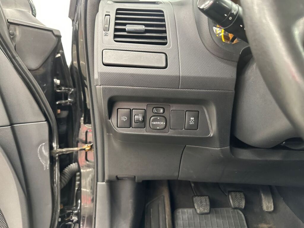 Toyota Auris 2009 Musta
