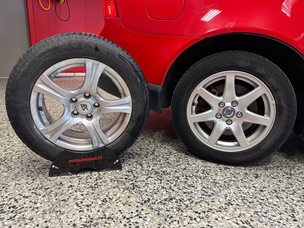 Volvo V70 2009 Punainen