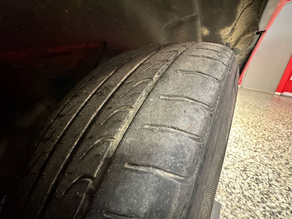 Volvo V70 2009 Punainen