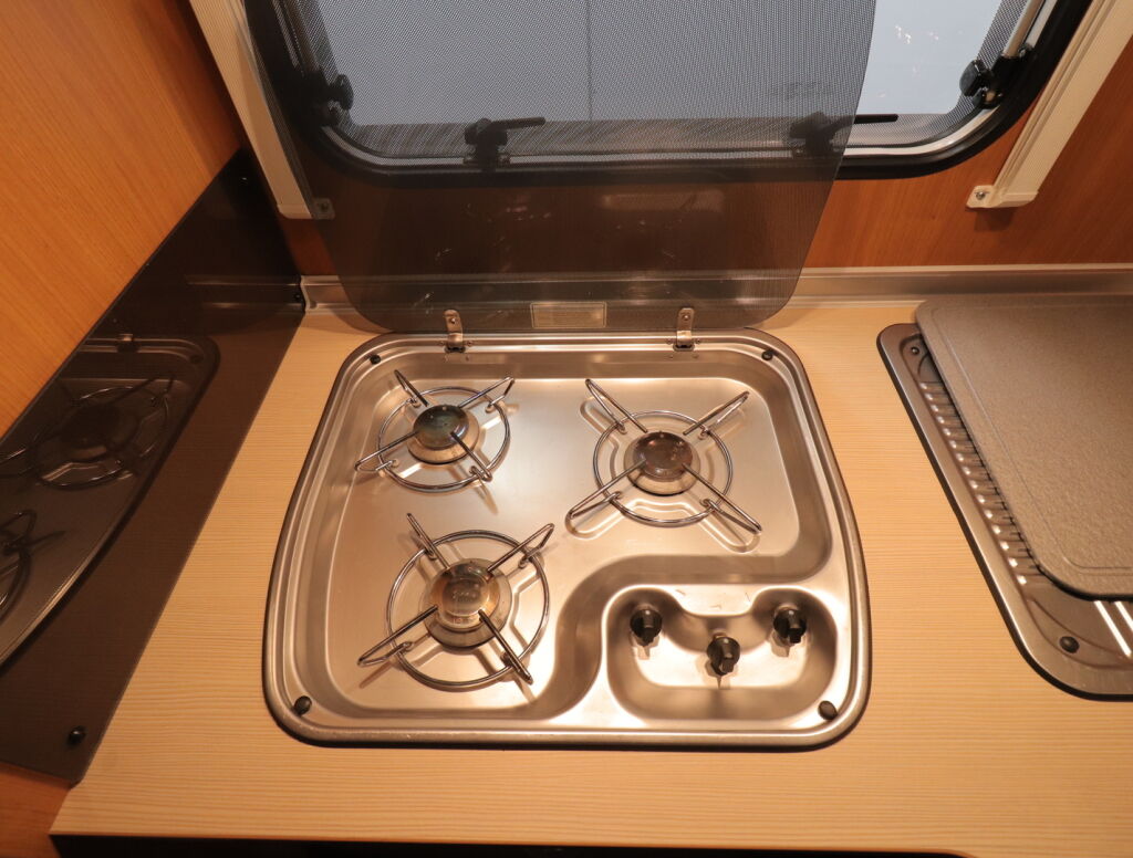 Bürstner VISEO I 696 2009 Valkoinen