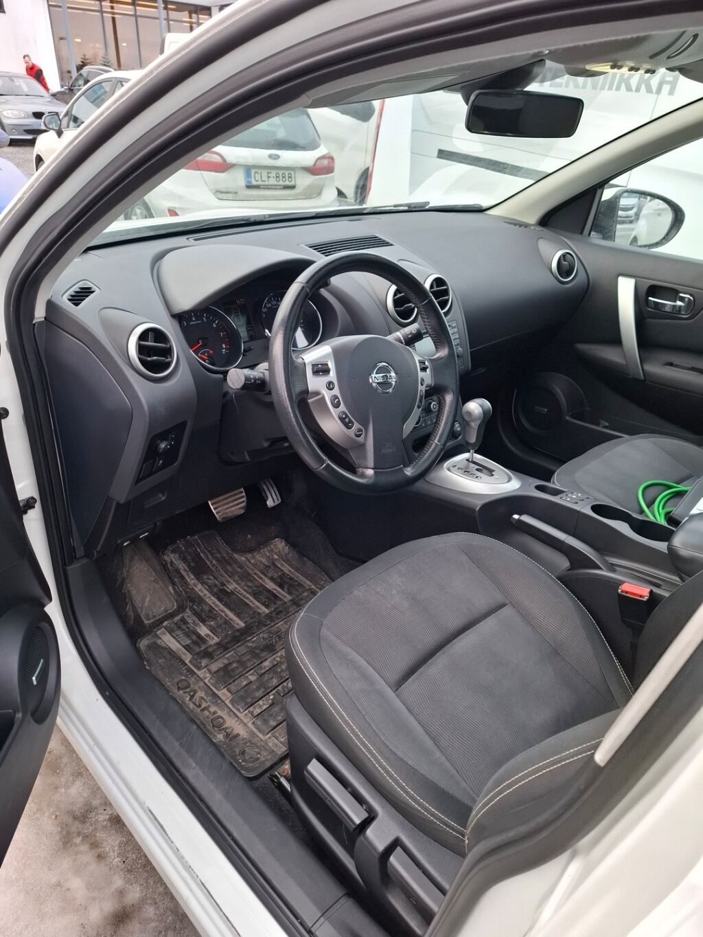 Nissan Qashqai 2010 Valkoinen