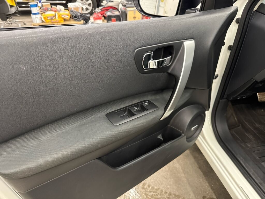 Nissan Qashqai 2010 Valkoinen