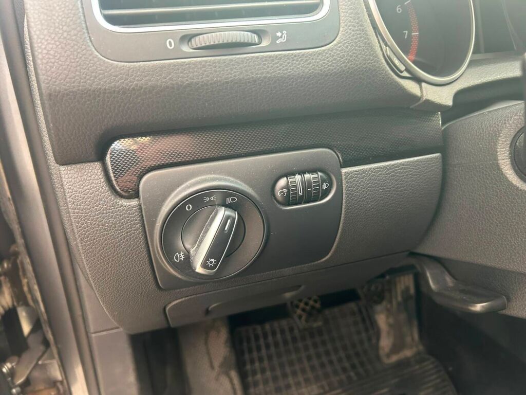 Volkswagen Golf 2010 Harmaa