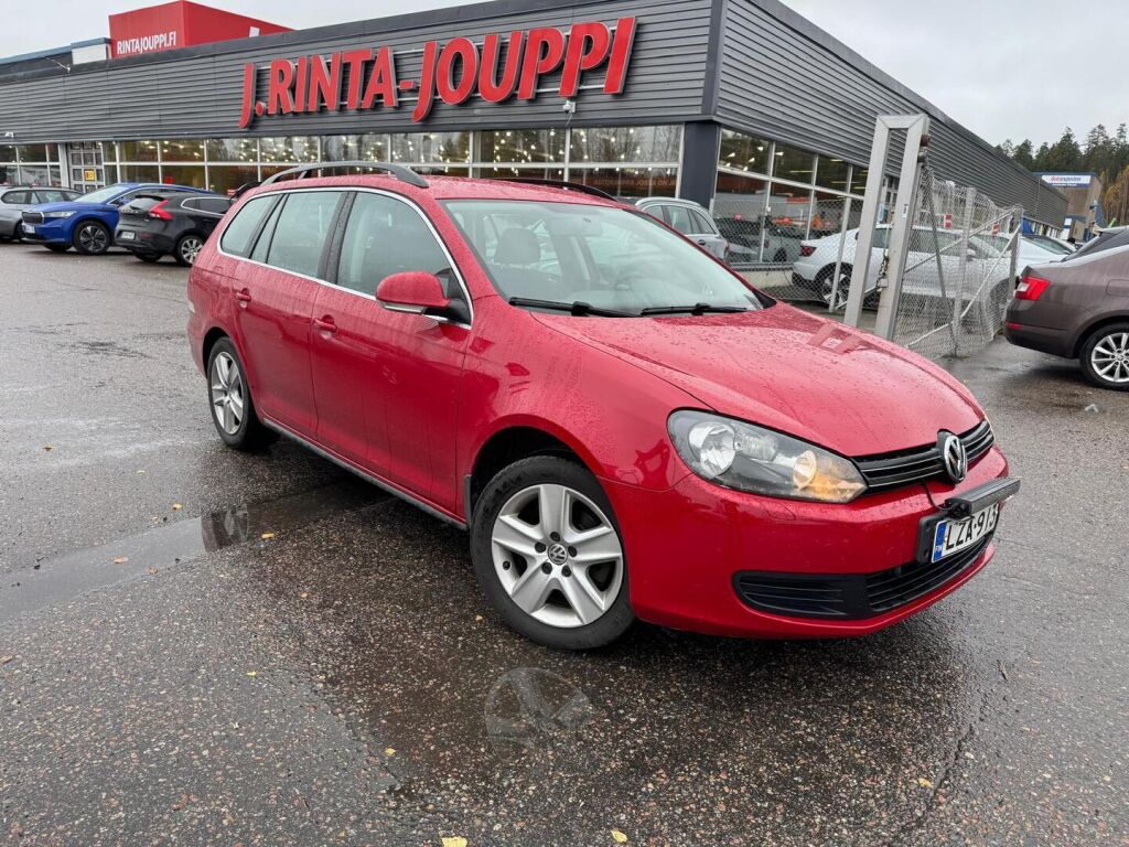 Volkswagen Golf 2010 Punainen