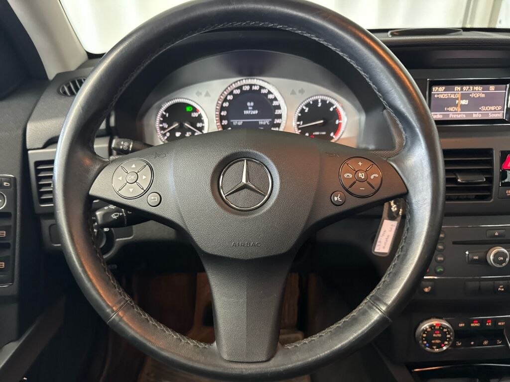 Mercedes-Benz GLK 2010 Musta