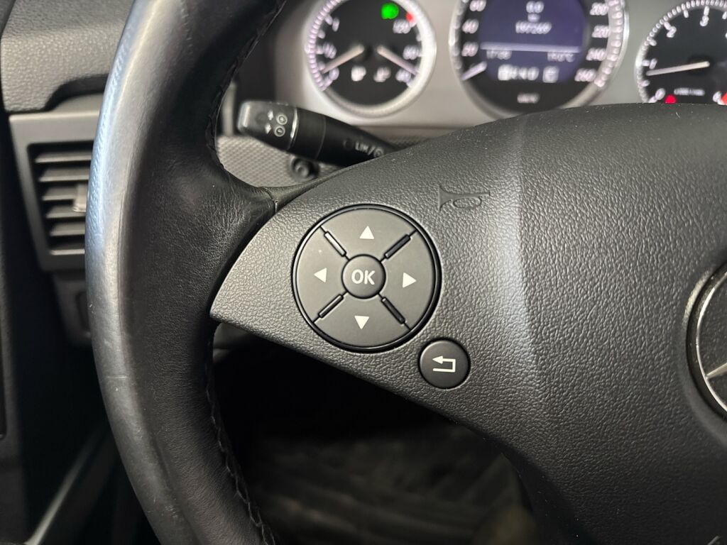 Mercedes-Benz GLK 2010 Musta