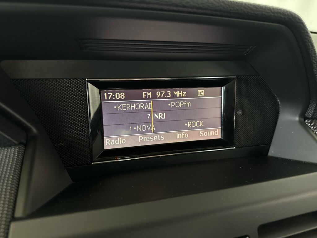 Mercedes-Benz GLK 2010 Musta