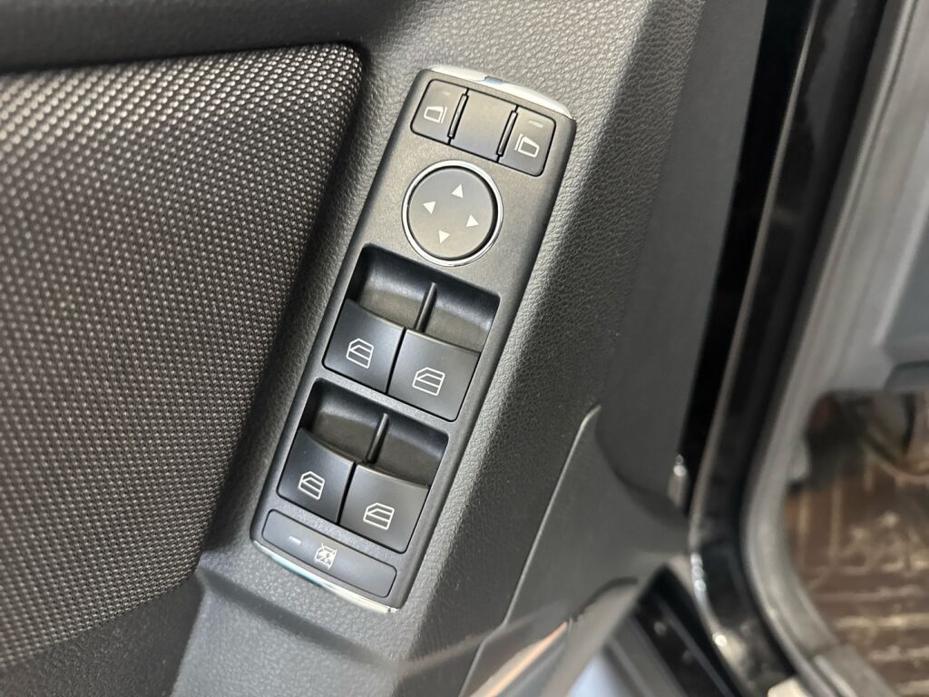 Mercedes-Benz GLK 2010 Musta