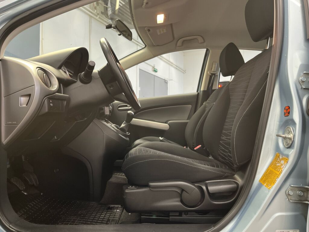 Mazda Mazda2 2010 Sininen