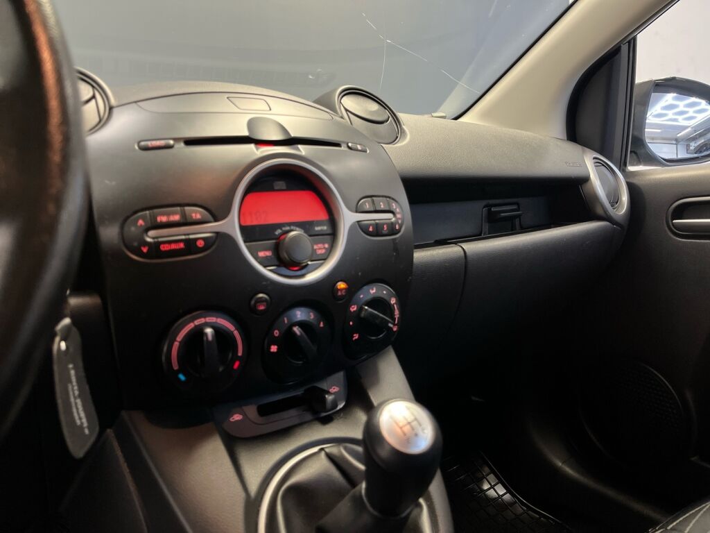 Mazda Mazda2 2010 Sininen