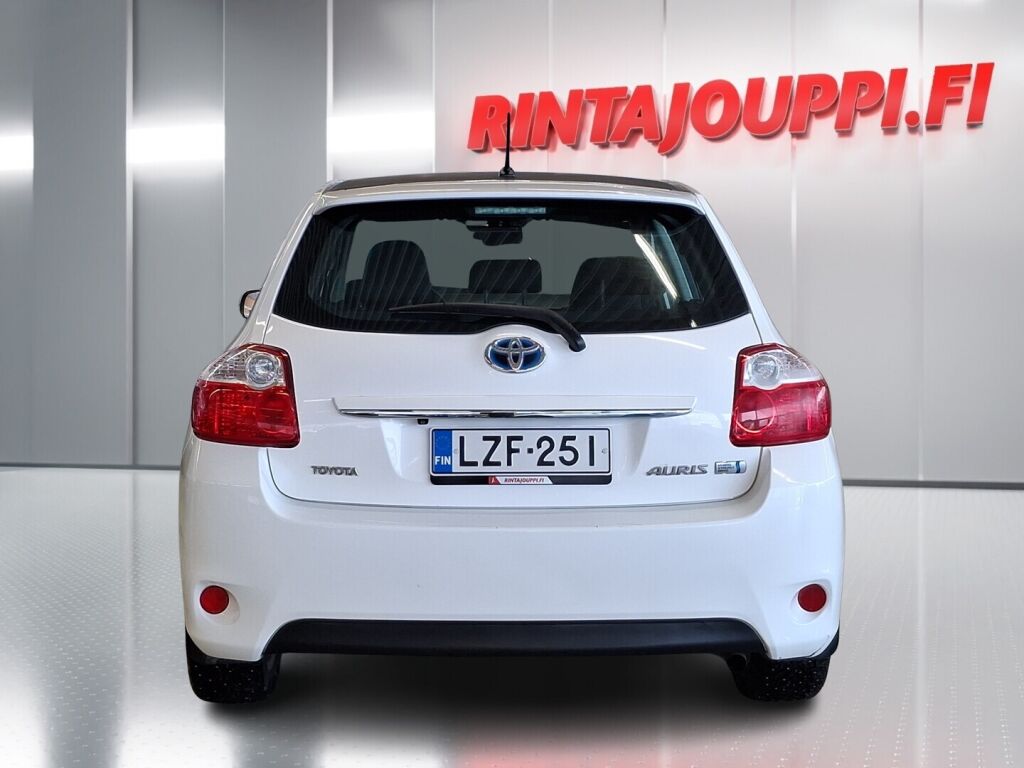 Toyota Auris 2011 Valkoinen