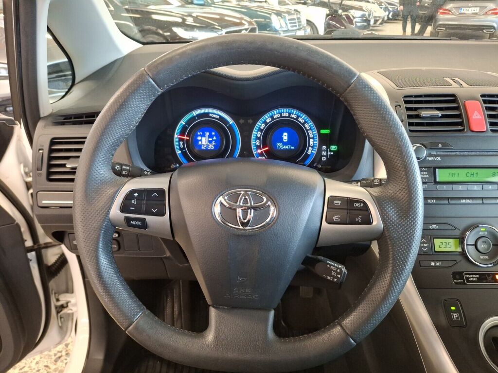 Toyota Auris 2011 Valkoinen