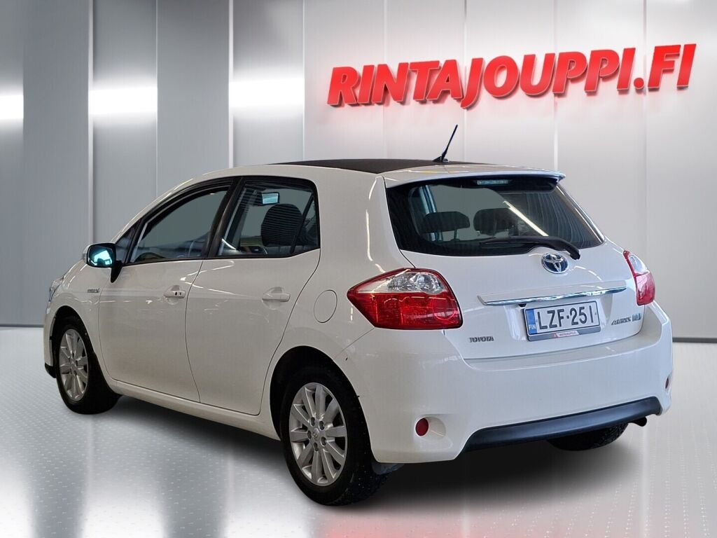Toyota Auris 2011 Valkoinen