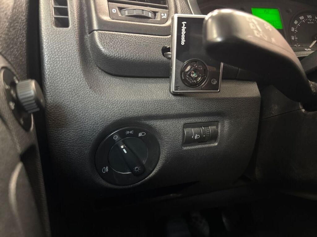 Skoda Fabia 2010 Punainen