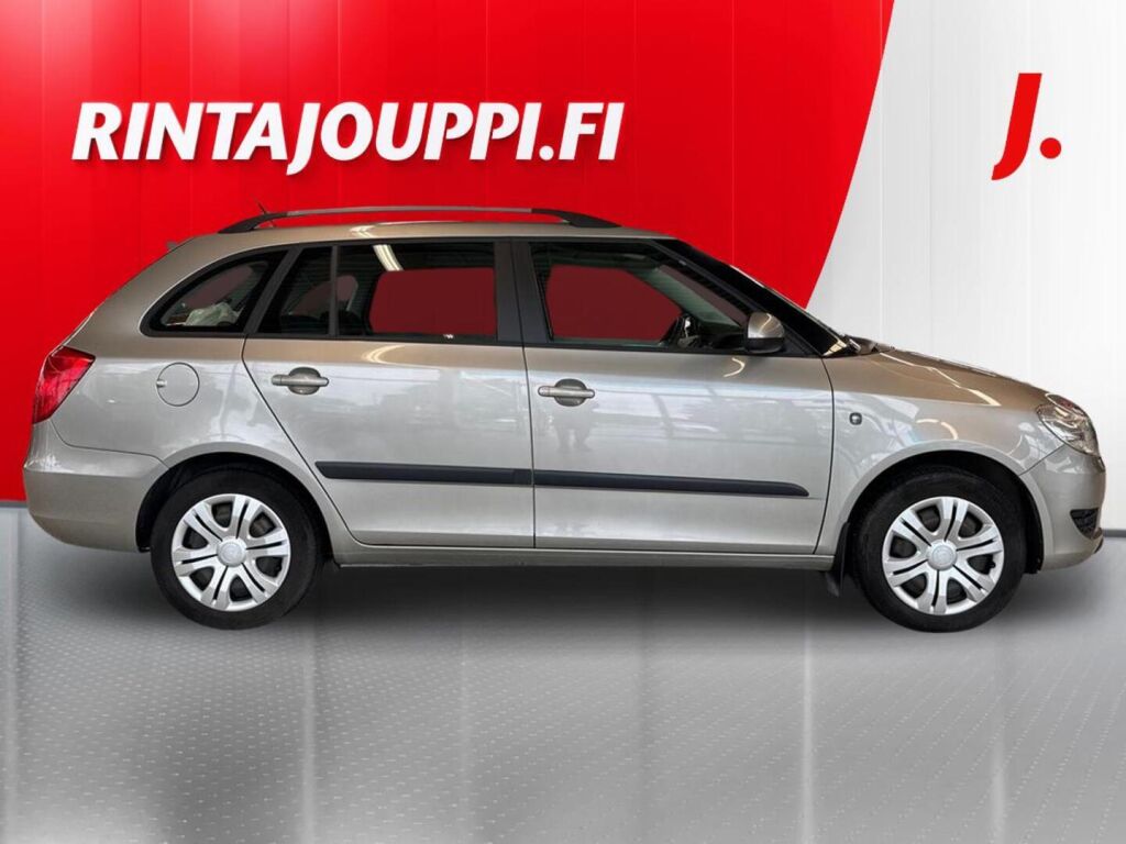 Skoda Fabia 2010 Ruskea (beige)