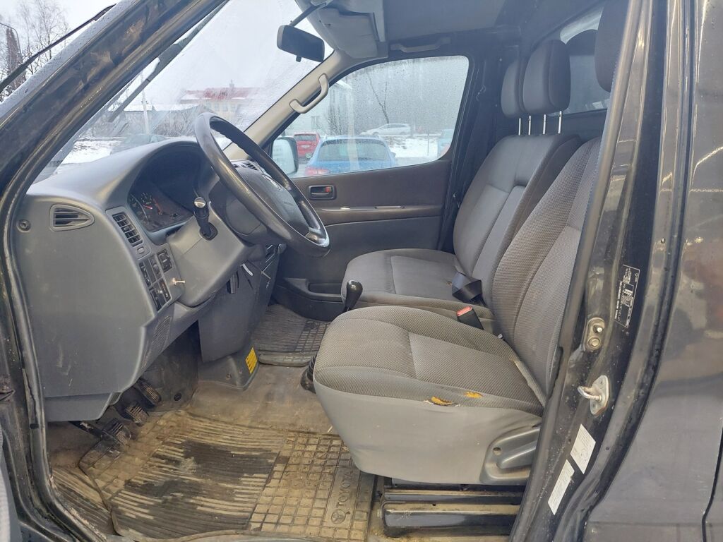Toyota Hiace 2010 Musta