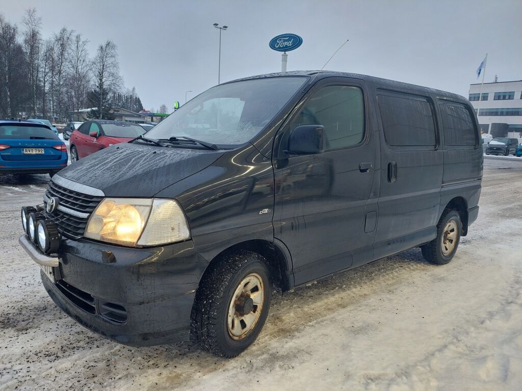 Toyota Hiace 2010 Musta