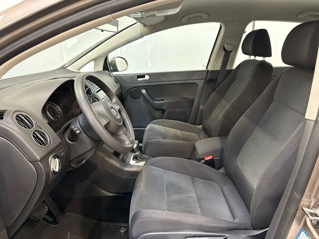 Volkswagen Golf Plus 2010 Ruskea (beige)