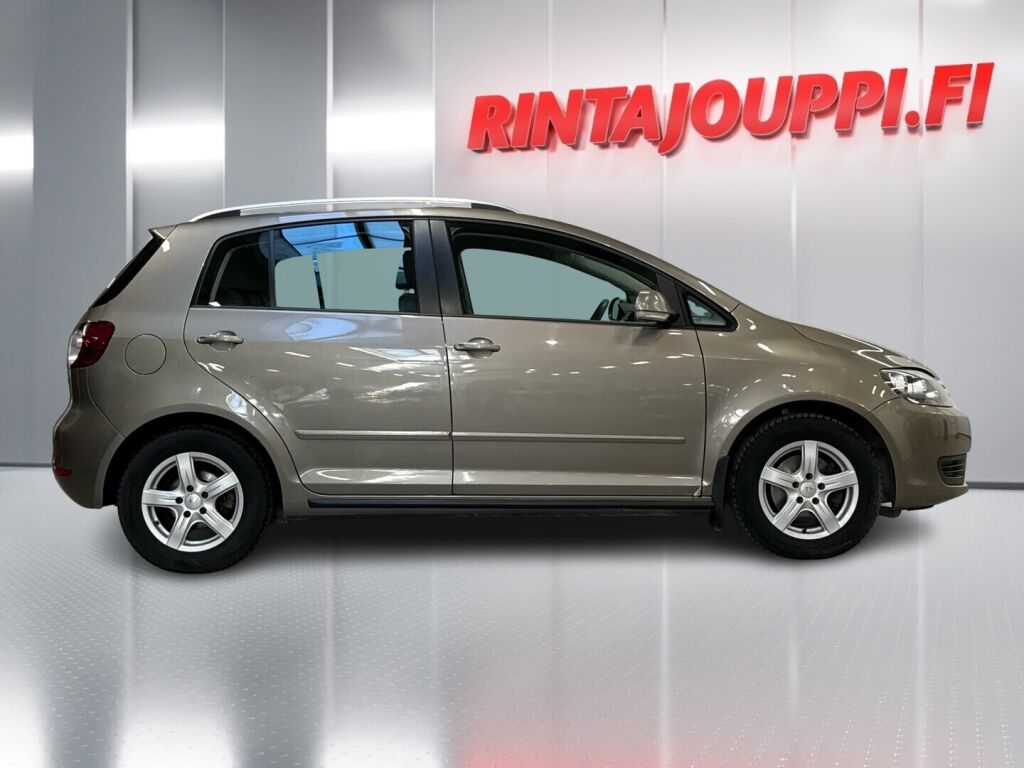 Volkswagen Golf Plus 2010 Ruskea (beige)