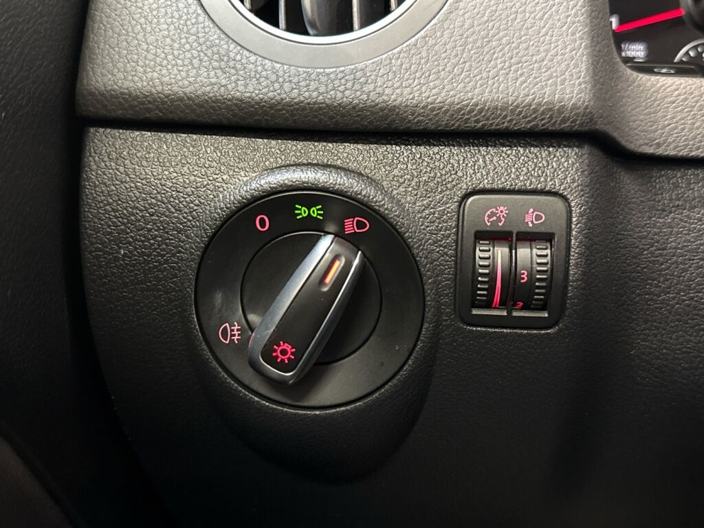 Volkswagen Golf Plus 2010 Ruskea (beige)