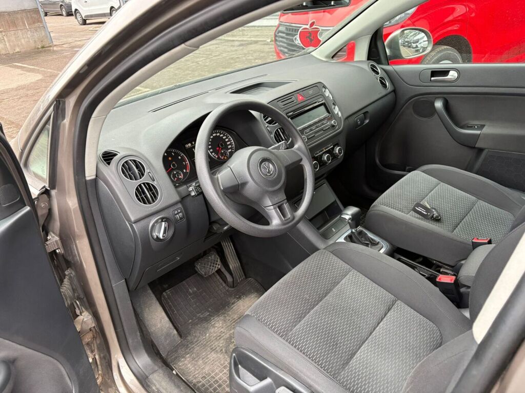 Volkswagen Golf Plus 2010 Ruskea (beige)