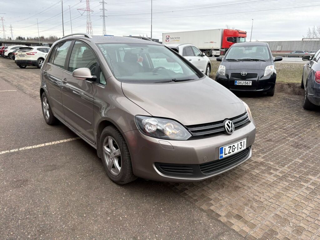 Volkswagen Golf Plus 2010 Ruskea (beige)