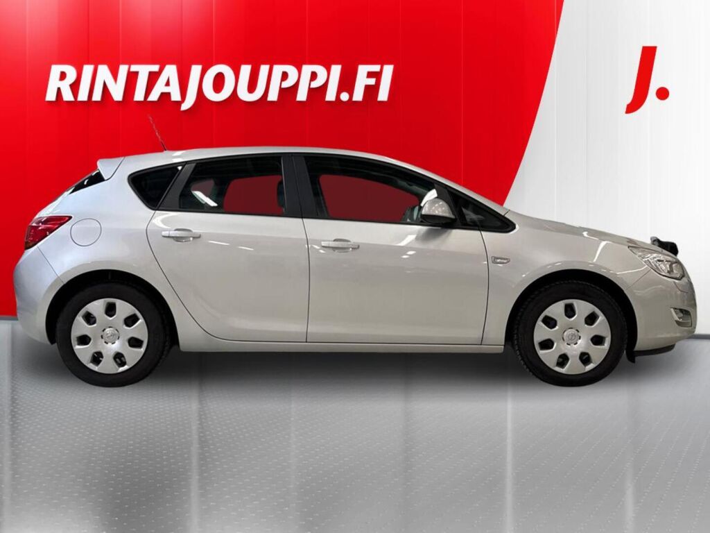 Opel Astra 2011 Hopea