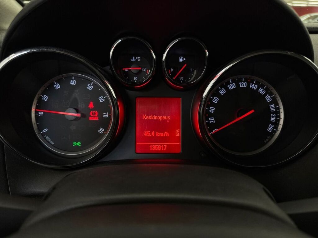 Opel Astra 2011 Hopea