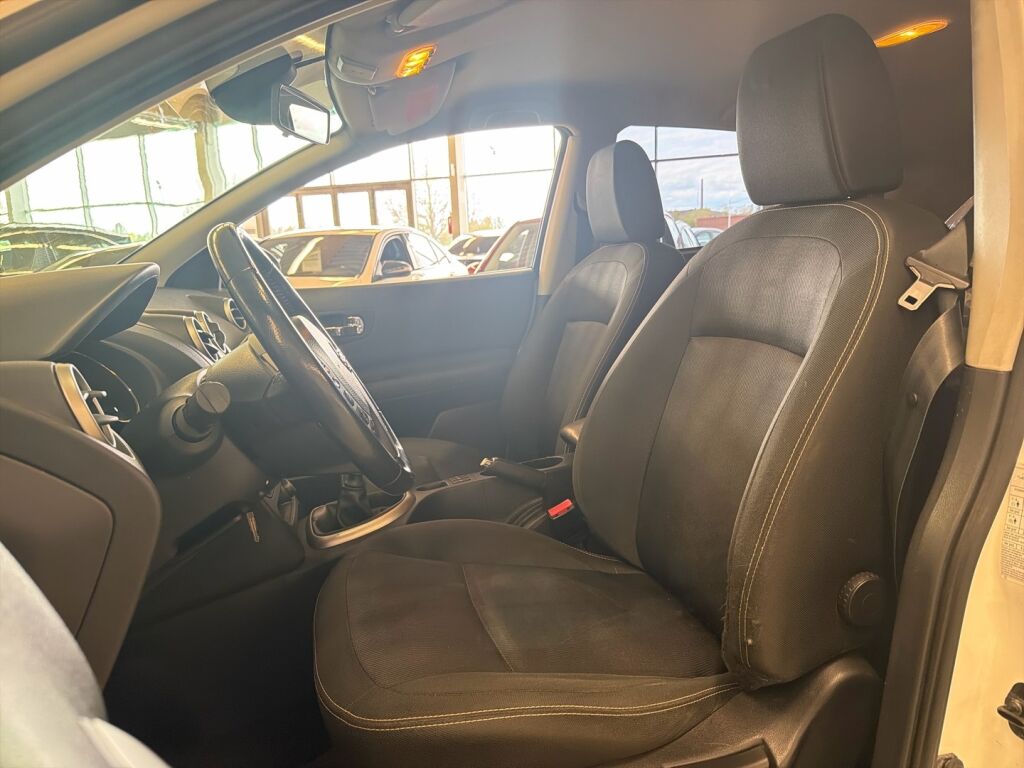 Nissan Qashqai 2011 Valkoinen