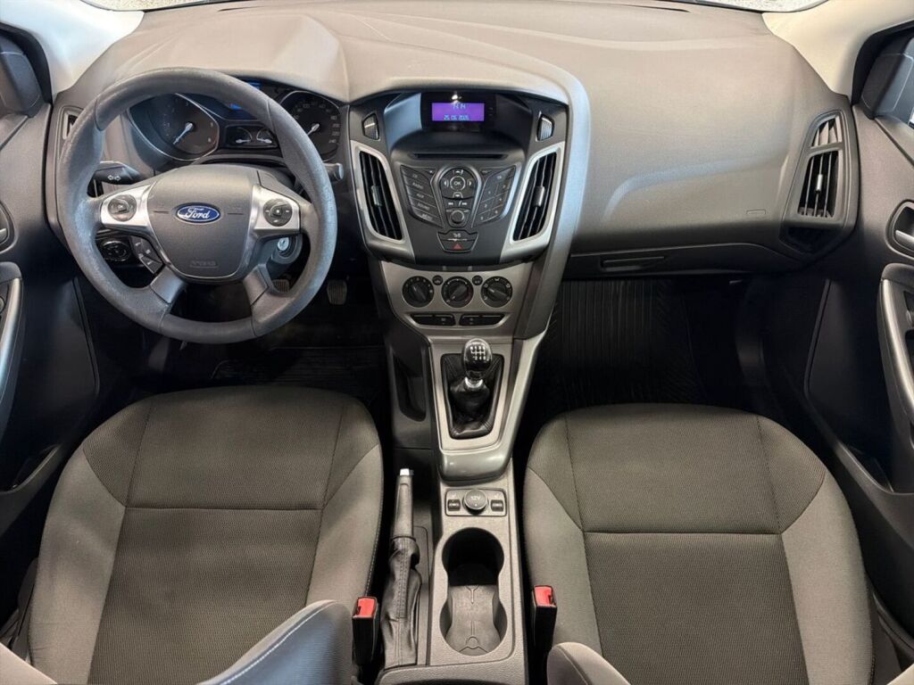 Ford Focus 2012 Harmaa